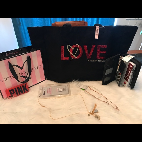 ❗️SOLD❗️Bundle of items - Picture 2 of 4